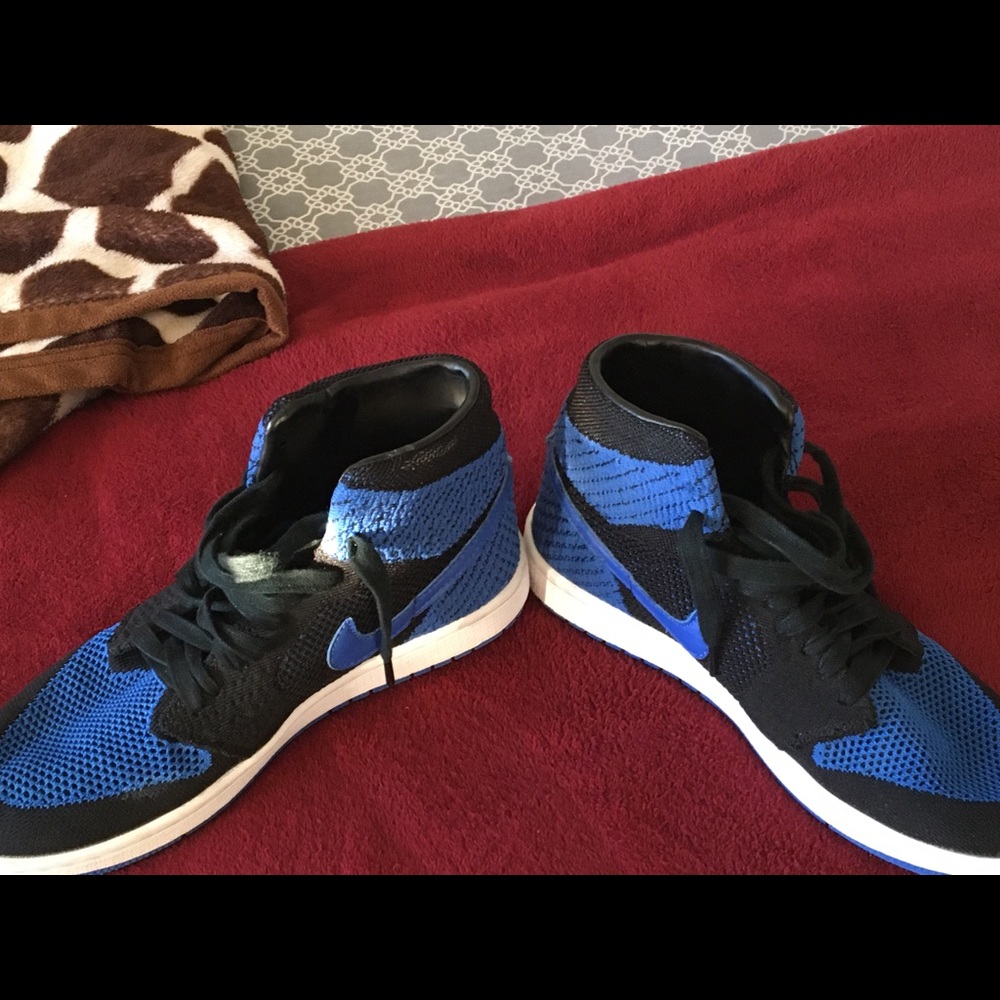 jordan 1 flyknit royal blue og rare. used 8.5/10